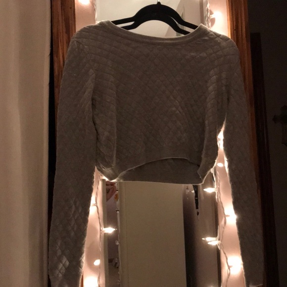 H&M grey cropped quilted sweater - Picture 1 of 4
